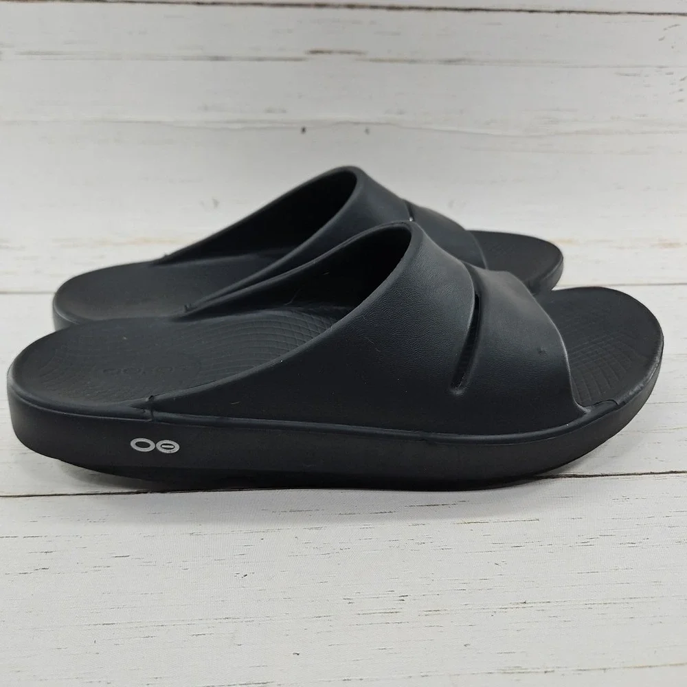 Oofos OOahh Mens Size 10 Black  Recovery Summer Slide Sandals Arch Support‎